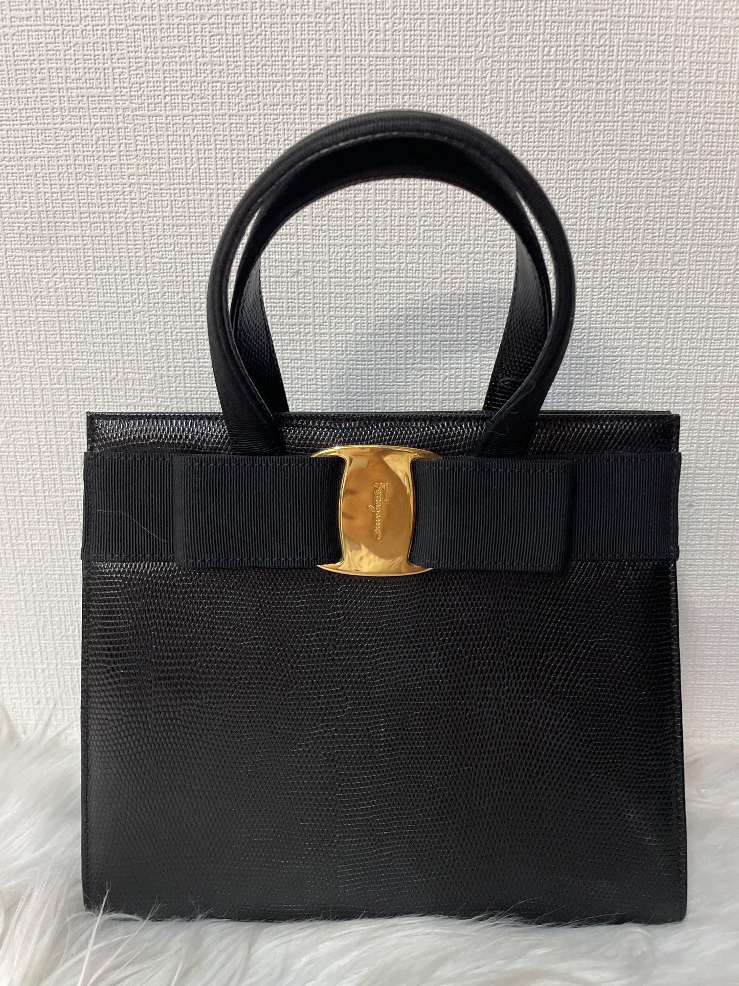 Ferragamo Black Handle Bags A-16299