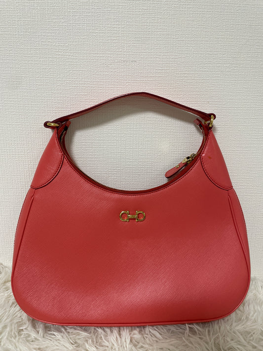 Ferragamo Red Shoulder Bags A-16300
