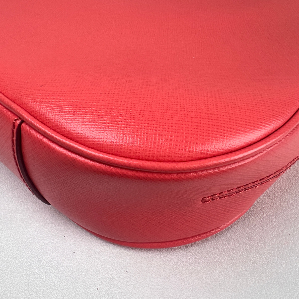 Ferragamo Red Shoulder Bags A-16300