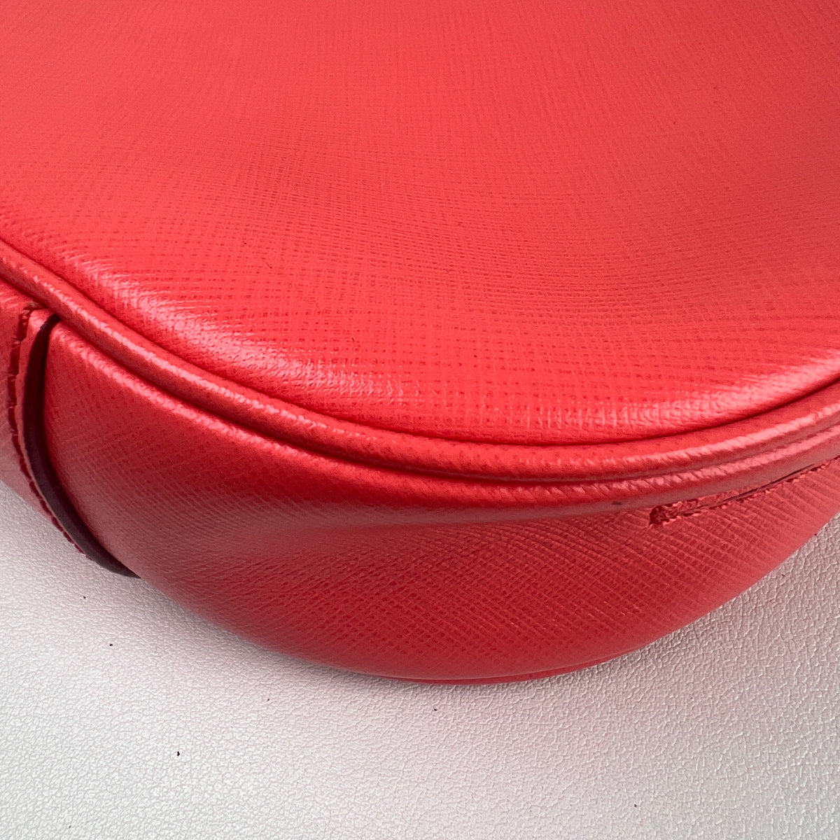 Ferragamo Red Shoulder Bags A-16300