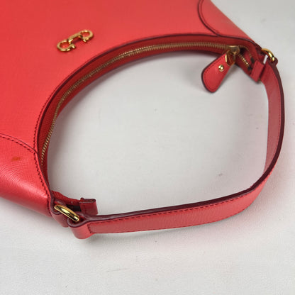 Ferragamo Red Shoulder Bags A-16300