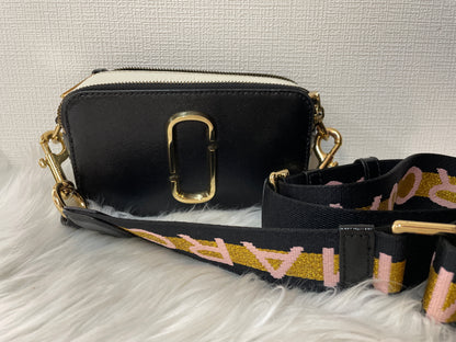 Marc Jacobs Black Shoulder Bags A-16303