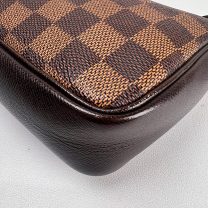 Louis Vuitton Brown Pouches A-16313