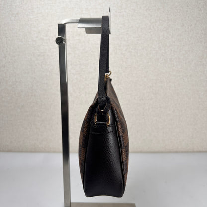 Louis Vuitton Brown Pouches A-16313