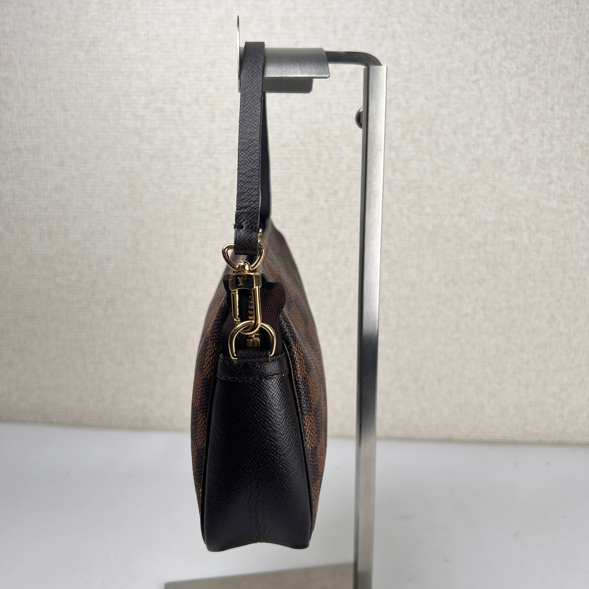 Louis Vuitton Brown Pouches A-16313