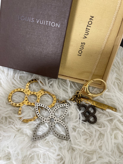 Louis Vuitton Gold Small goods A-16316