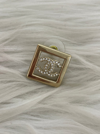 Chanel Gold Earrings A-16338