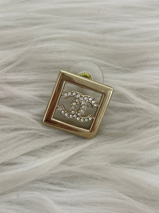 Chanel Gold Earrings A-16338