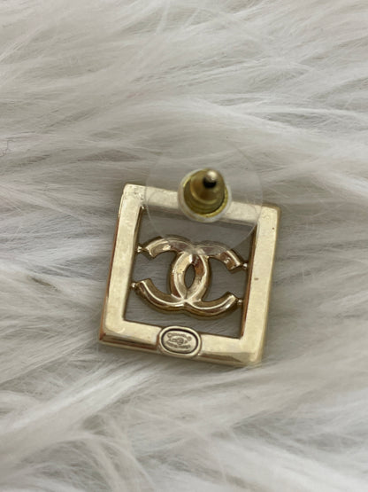 Chanel Gold Earrings A-16338