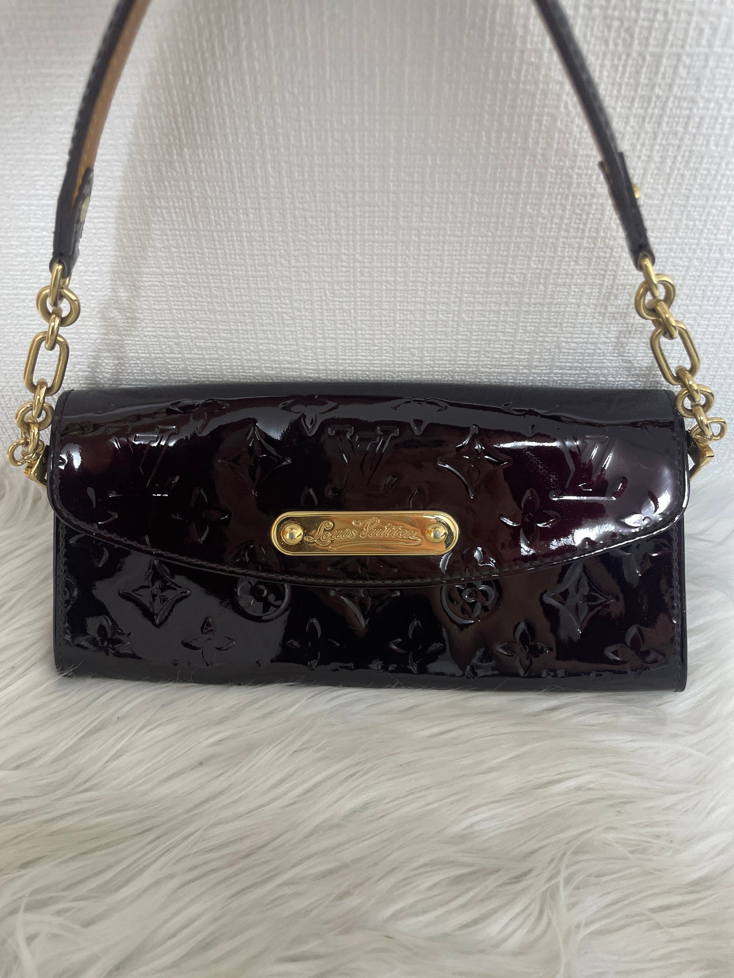 Louis Vuitton Purple Shoulder Bags A-16348