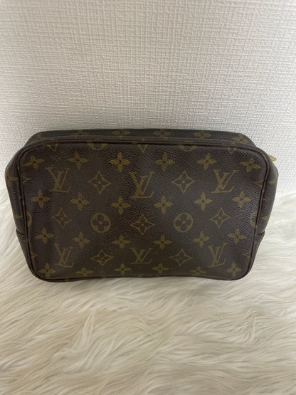 Louis Vuitton Brown Pouches A-16349