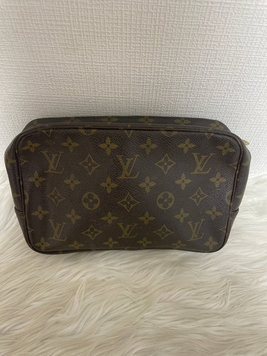 Louis Vuitton Brown Pouches A-16349