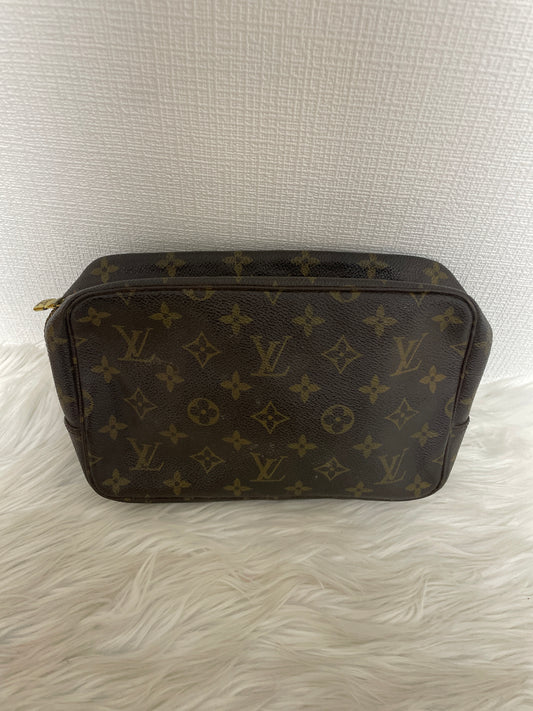 Louis Vuitton Brown Pouches A-16349