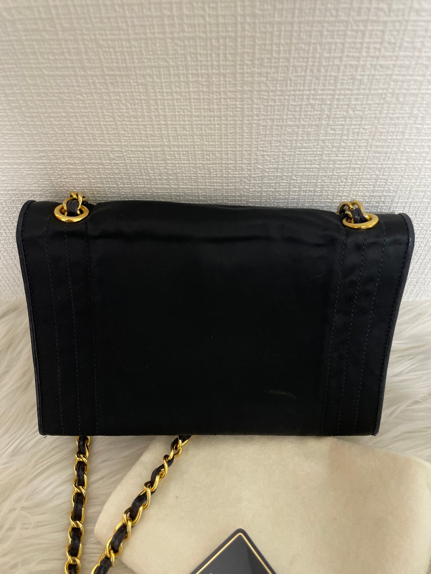 Chanel Black Shoulder Bags A-16362