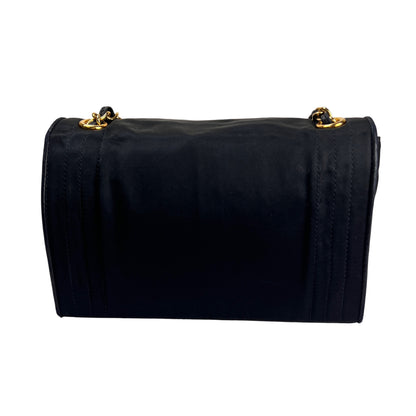 Chanel Black Shoulder Bags A-16362
