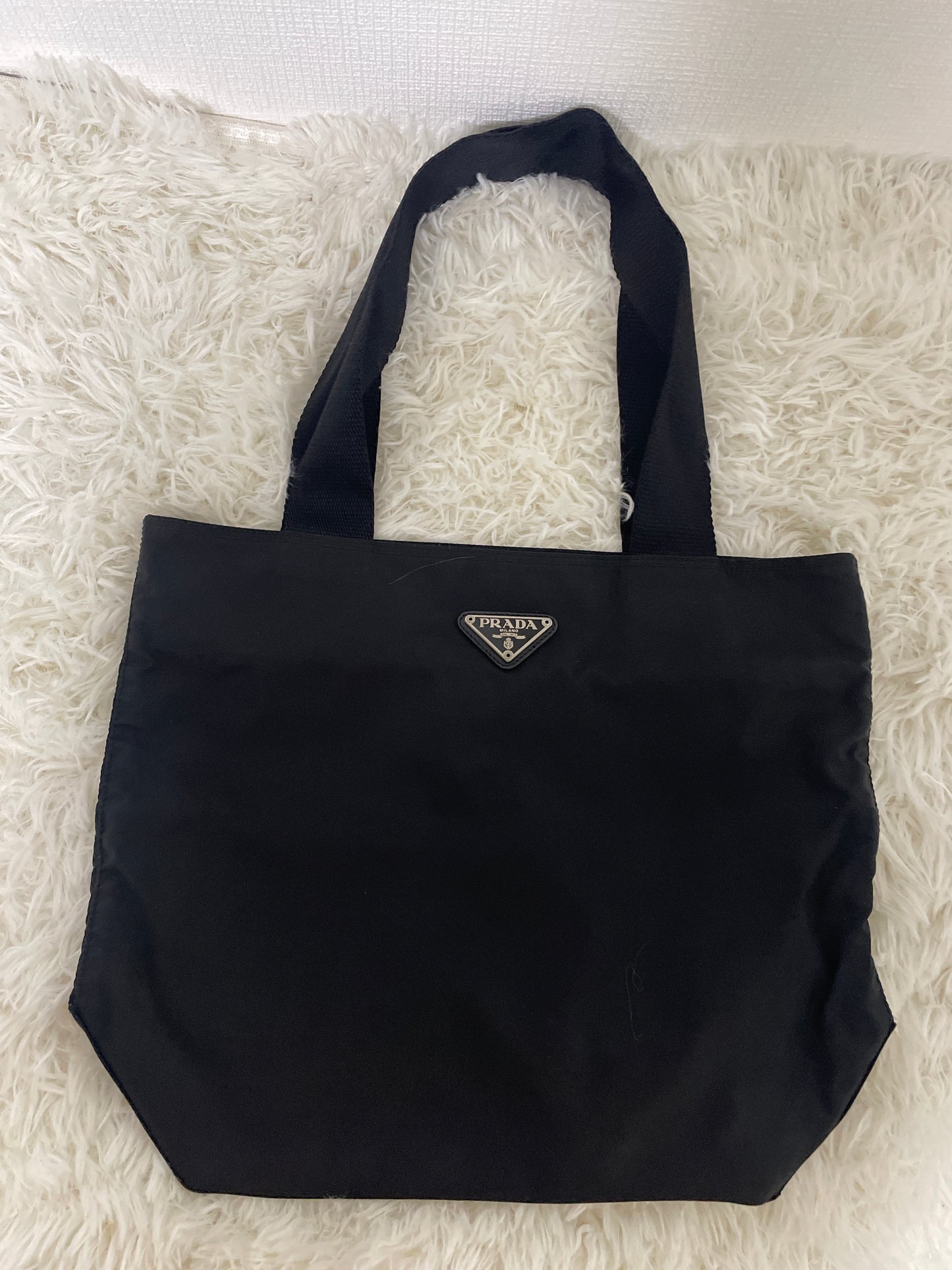 Prada Black Tote Bags A-16367