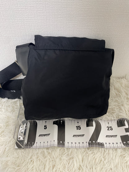 Prada Black Shoulder Bags A-16368