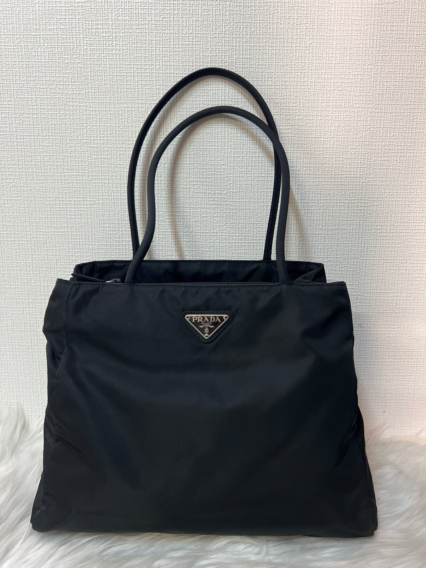 Prada Black Handle Bags A-16371