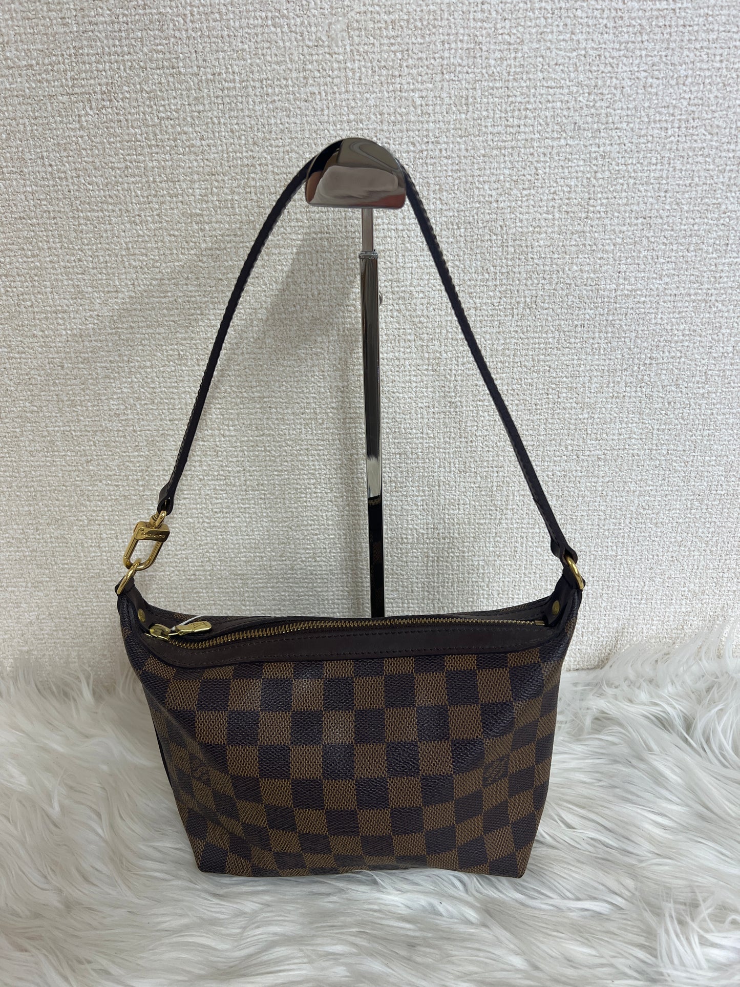 Louis Vuitton Brown Handle Bags A-16407