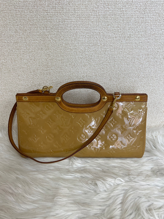 Louis Vuitton Yellow Shoulder Bags A-16408
