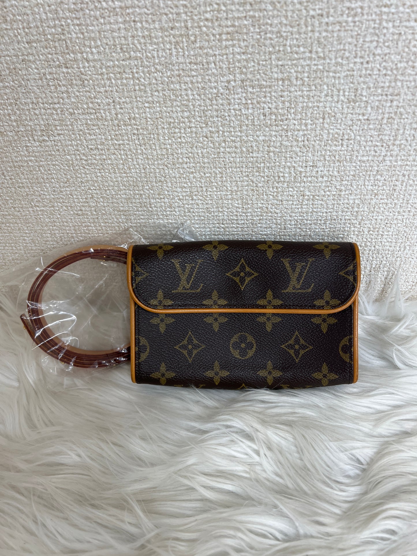 Louis Vuitton Brown Shoulder Bags A-16410