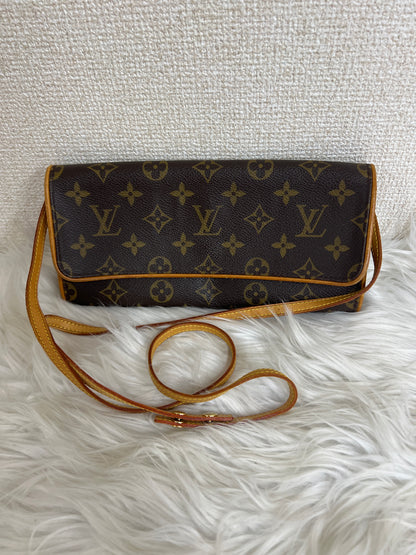 Louis Vuitton Brown Shoulder Bags A-16417