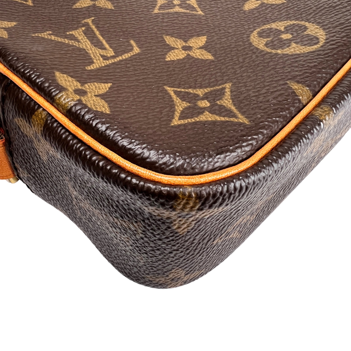 Louis Vuitton Brown Shoulder Bags A-16420