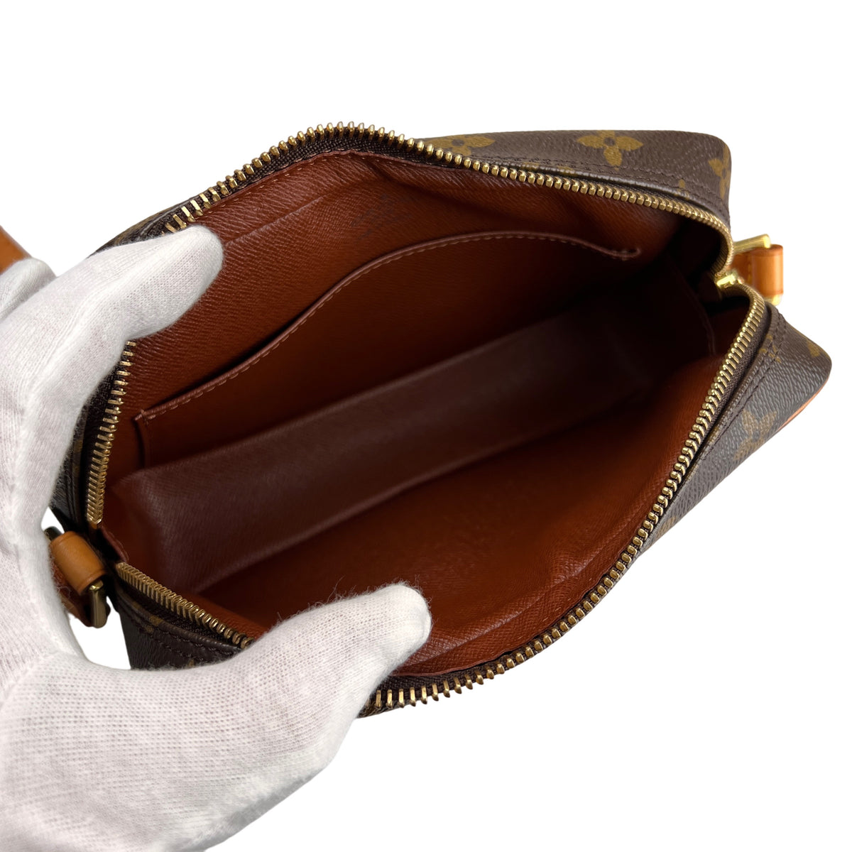 Louis Vuitton Brown Shoulder Bags A-16420