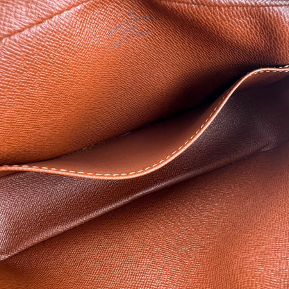 Louis Vuitton Brown Shoulder Bags A-16420