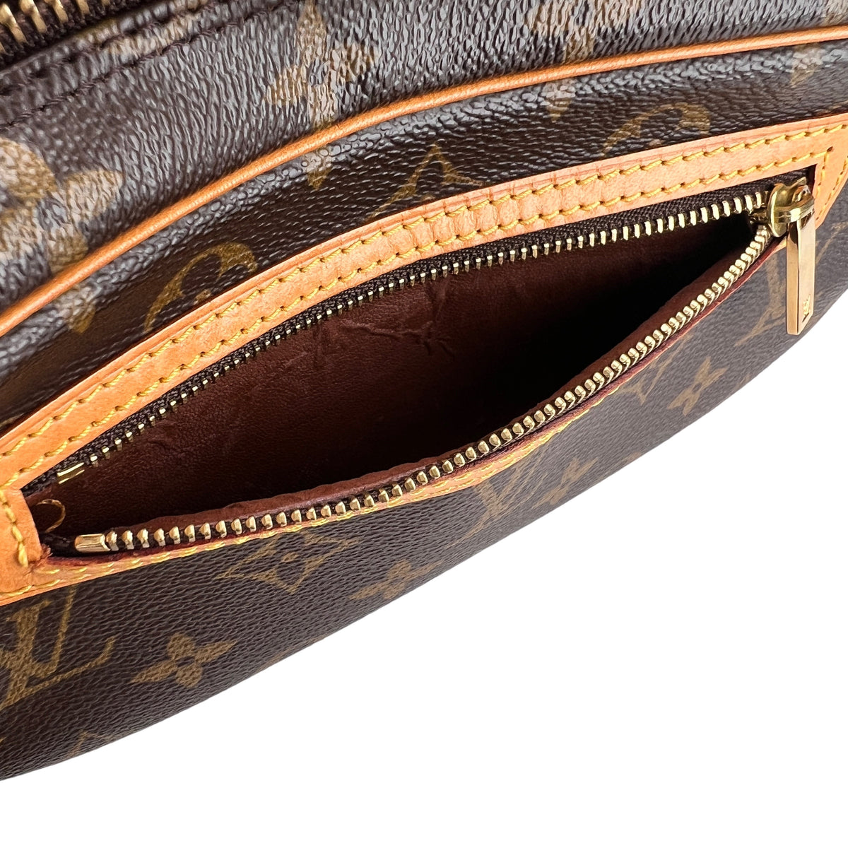Louis Vuitton Brown Shoulder Bags A-16420