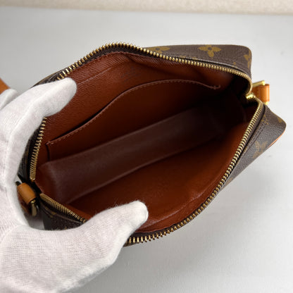 Louis Vuitton Brown Shoulder Bags A-16420