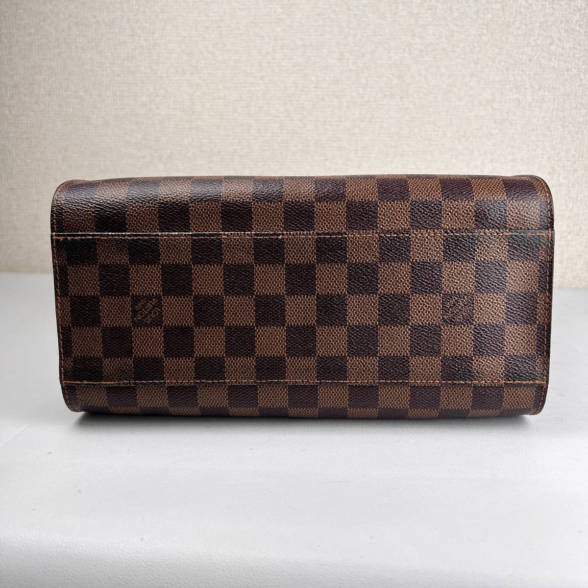 Louis Vuitton Brown Shoulder Bags A-16425