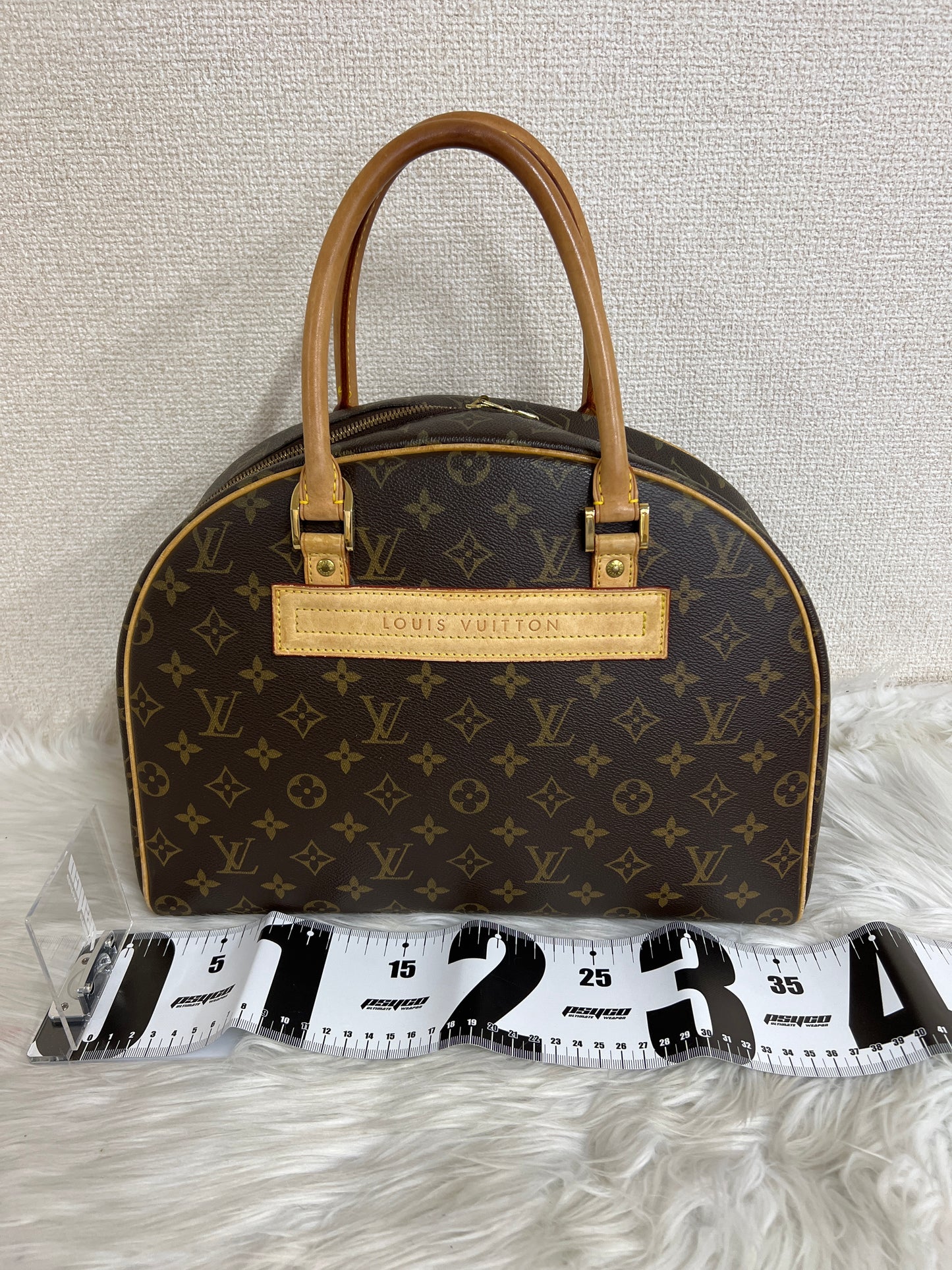 Louis Vuitton Brown Shoulder Bags A-16426