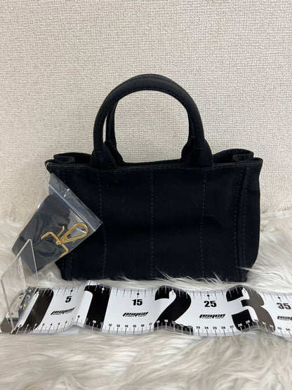 Prada Black Tote Bags A-16429