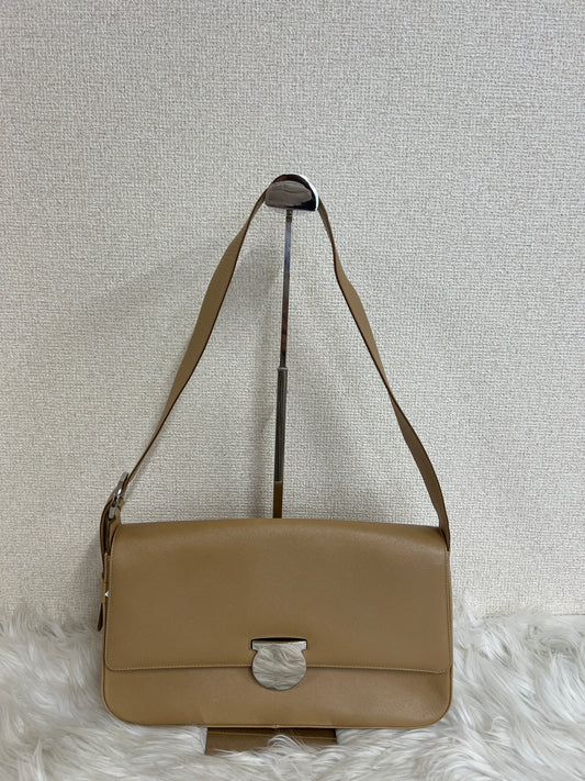 Ferragamo Beige Shoulder Bags A-16434