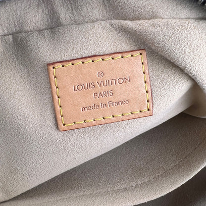 Louis Vuitton Brown Tote Bags A-16439
