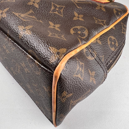 Louis Vuitton Brown Tote Bags A-16439