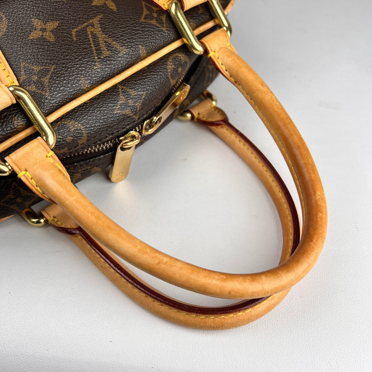 Louis Vuitton Brown Tote Bags A-16439