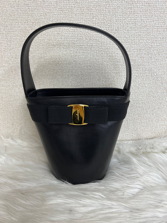 Ferragamo Black Handle Bags A-16445