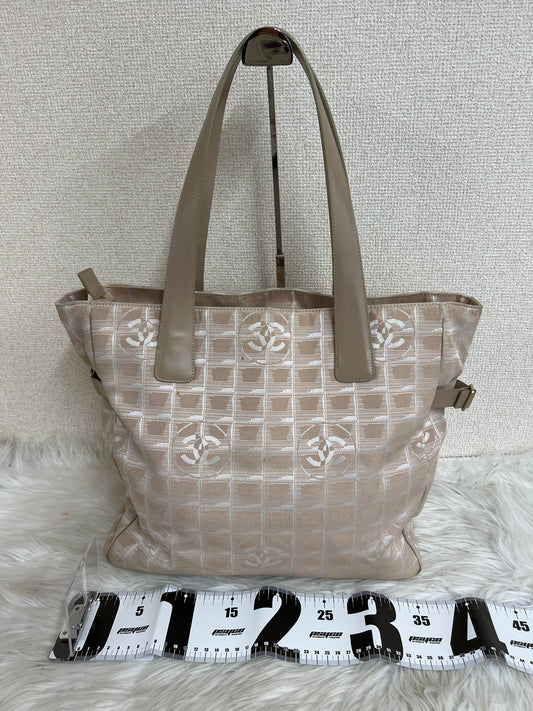 Chanel Beige Tote Bags A-16449