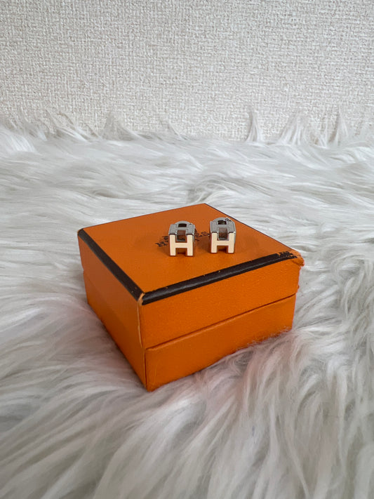 Hermes White Earrings A-16495