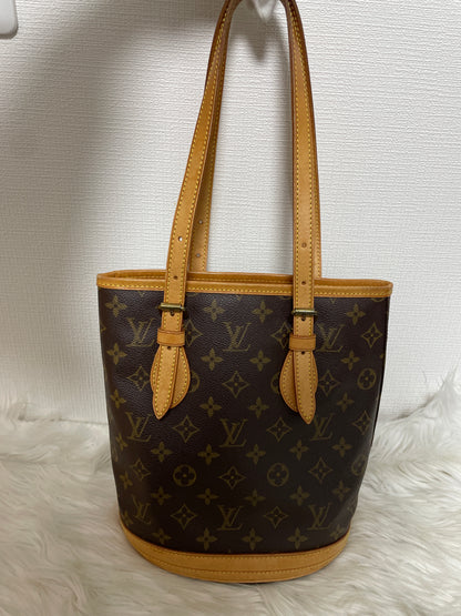 Fendi Brown Handle Bags A-16508