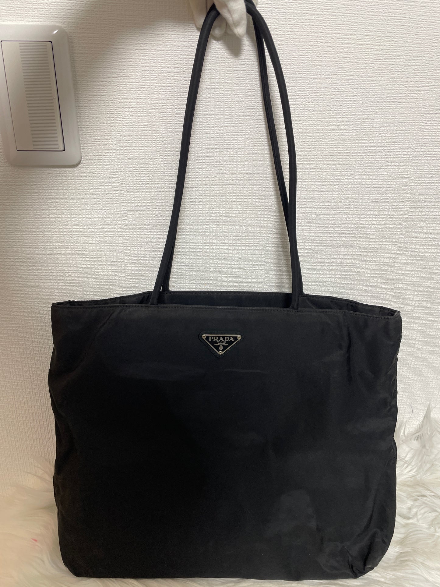 Prada Black Tote Bags A-16511