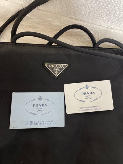Prada Black Tote Bags A-16511