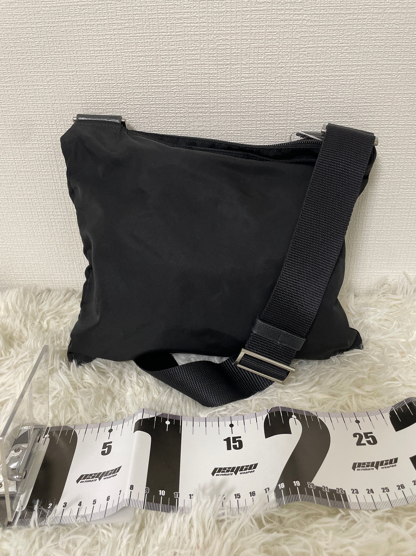Prada Black Shoulder Bags A-16513