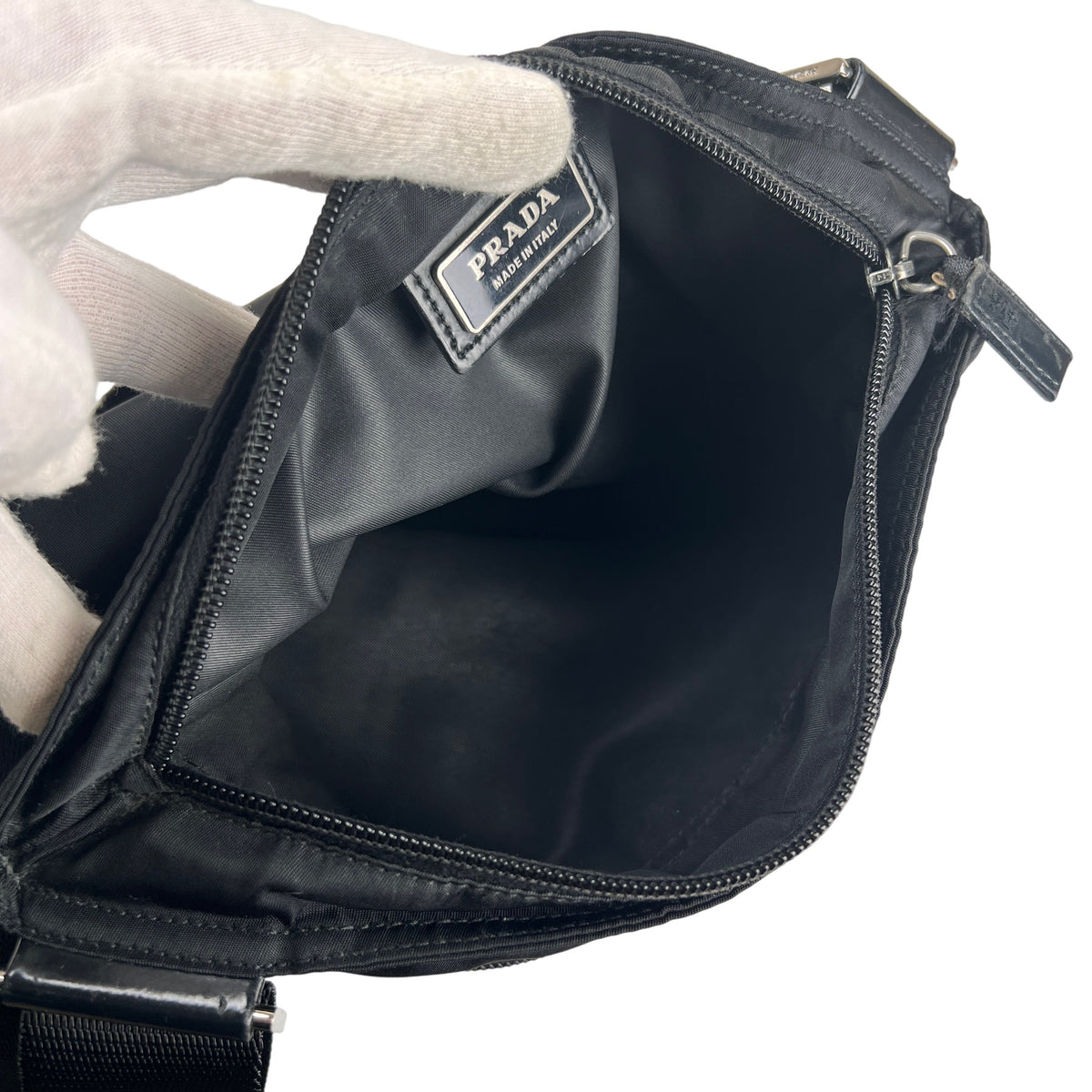 Prada Black Shoulder Bags A-16515
