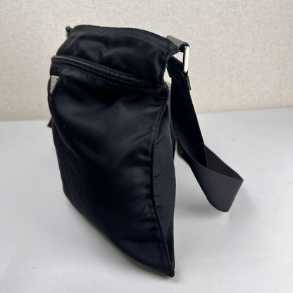 Prada Black Shoulder Bags A-16515