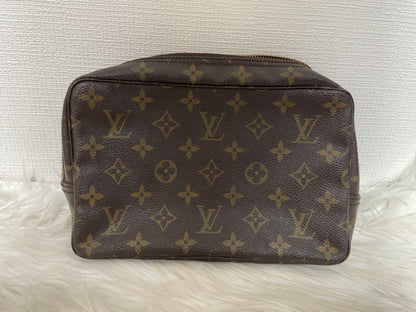 Louis Vuitton Brown Pouches A-16519
