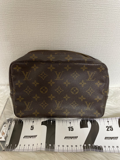 Louis Vuitton Brown Pouches A-16519