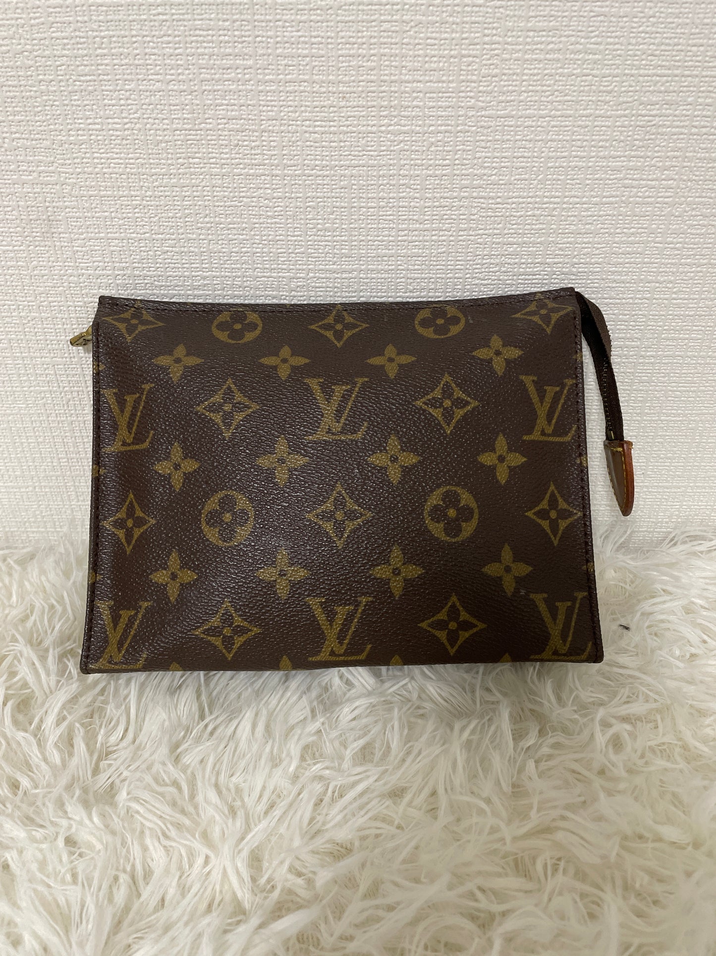 Louis Vuitton Brown Pouches A-16521